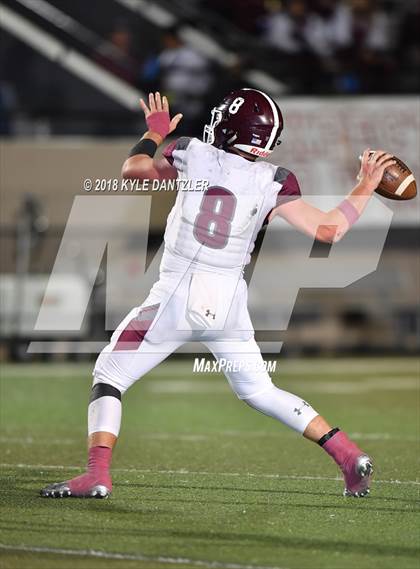 Thumbnail 3 in De Leon vs. Wolfe City (UIL 2A Division 1 Region 2 Area) photogallery.