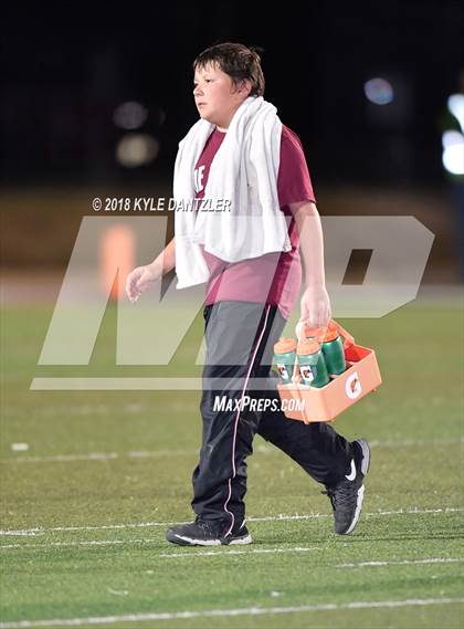 Thumbnail 2 in De Leon vs. Wolfe City (UIL 2A Division 1 Region 2 Area) photogallery.