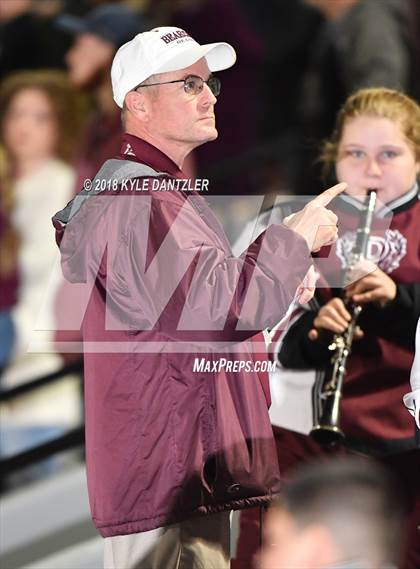 Thumbnail 2 in De Leon vs. Wolfe City (UIL 2A Division 1 Region 2 Area) photogallery.