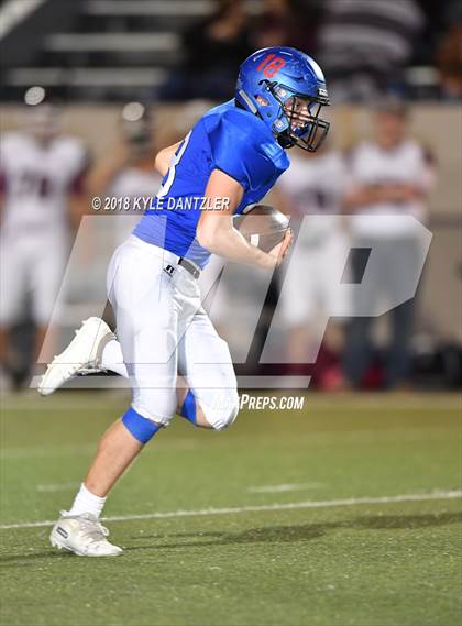 Thumbnail 3 in De Leon vs. Wolfe City (UIL 2A Division 1 Region 2 Area) photogallery.