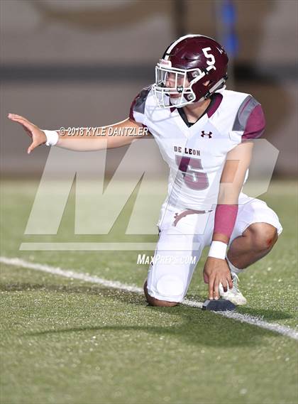 Thumbnail 3 in De Leon vs. Wolfe City (UIL 2A Division 1 Region 2 Area) photogallery.