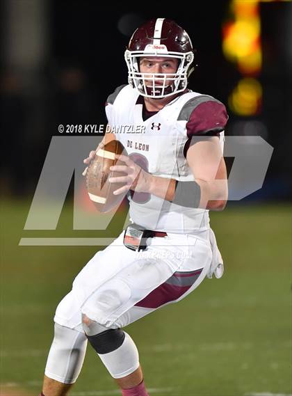 Thumbnail 3 in De Leon vs. Wolfe City (UIL 2A Division 1 Region 2 Area) photogallery.