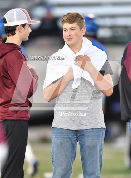 Thumbnail 2 in De Leon vs. Wolfe City (UIL 2A Division 1 Region 2 Area) photogallery.