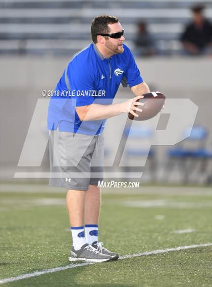 Thumbnail 3 in De Leon vs. Wolfe City (UIL 2A Division 1 Region 2 Area) photogallery.