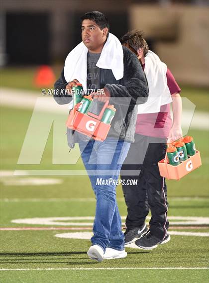 Thumbnail 3 in De Leon vs. Wolfe City (UIL 2A Division 1 Region 2 Area) photogallery.
