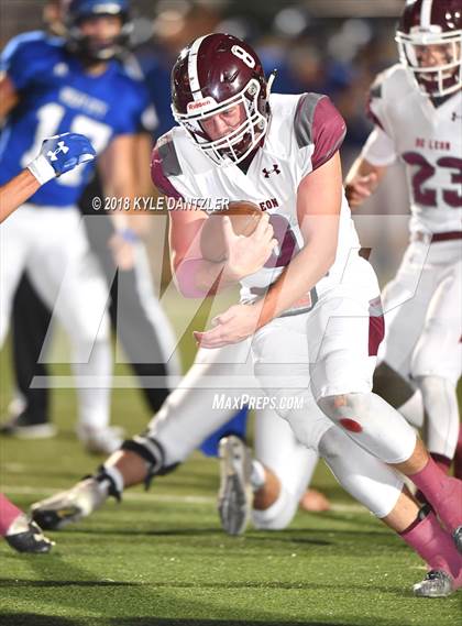 Thumbnail 2 in De Leon vs. Wolfe City (UIL 2A Division 1 Region 2 Area) photogallery.