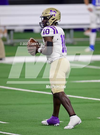 Thumbnail 3 in Windthorst vs. Mart (UIL Class 2A Division 2 State Final) photogallery.