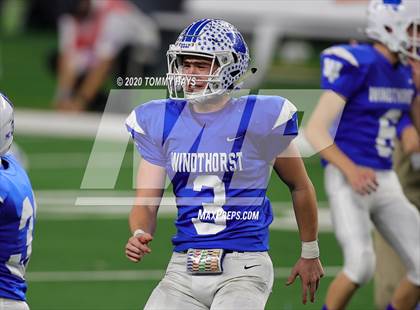 Thumbnail 1 in Windthorst vs. Mart (UIL Class 2A Division 2 State Final) photogallery.