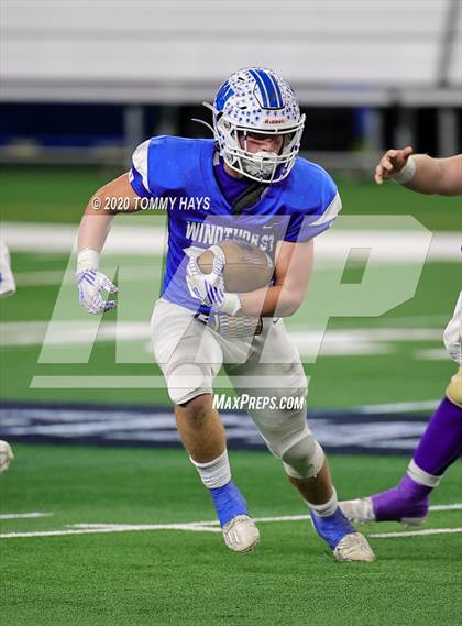 Thumbnail 2 in Windthorst vs. Mart (UIL Class 2A Division 2 State Final) photogallery.
