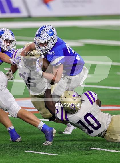 Thumbnail 3 in Windthorst vs. Mart (UIL Class 2A Division 2 State Final) photogallery.