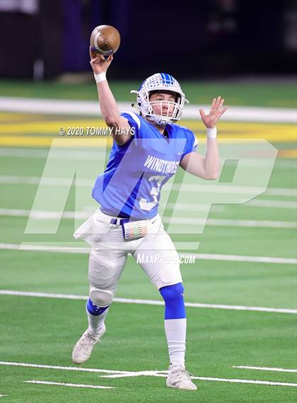Thumbnail 3 in Windthorst vs. Mart (UIL Class 2A Division 2 State Final) photogallery.