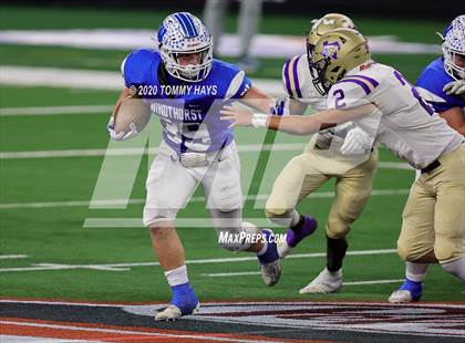Thumbnail 1 in Windthorst vs. Mart (UIL Class 2A Division 2 State Final) photogallery.