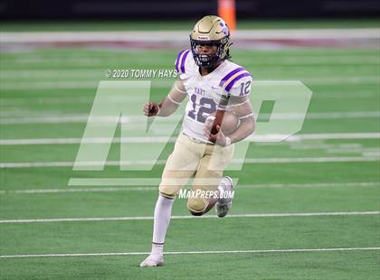 Thumbnail 1 in Windthorst vs. Mart (UIL Class 2A Division 2 State Final) photogallery.