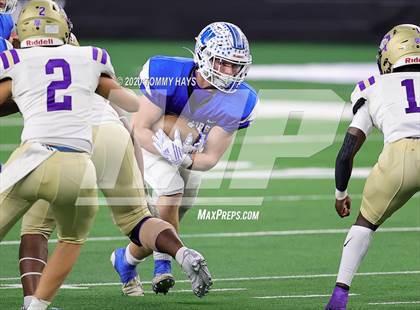 Thumbnail 1 in Windthorst vs. Mart (UIL Class 2A Division 2 State Final) photogallery.