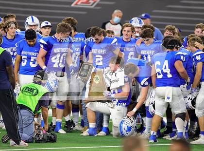 Thumbnail 2 in Windthorst vs. Mart (UIL Class 2A Division 2 State Final) photogallery.