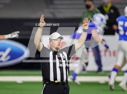 Thumbnail 3 in Windthorst vs. Mart (UIL Class 2A Division 2 State Final) photogallery.