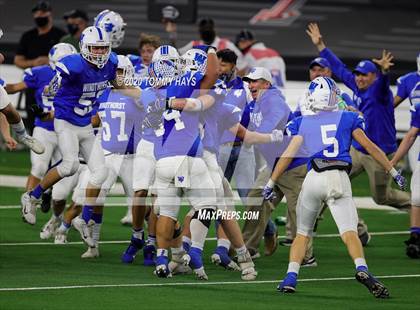 Thumbnail 3 in Windthorst vs. Mart (UIL Class 2A Division 2 State Final) photogallery.