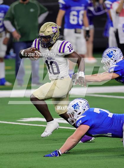 Thumbnail 2 in Windthorst vs. Mart (UIL Class 2A Division 2 State Final) photogallery.