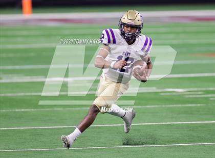 Thumbnail 2 in Windthorst vs. Mart (UIL Class 2A Division 2 State Final) photogallery.
