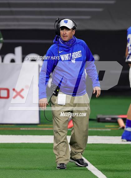 Thumbnail 3 in Windthorst vs. Mart (UIL Class 2A Division 2 State Final) photogallery.