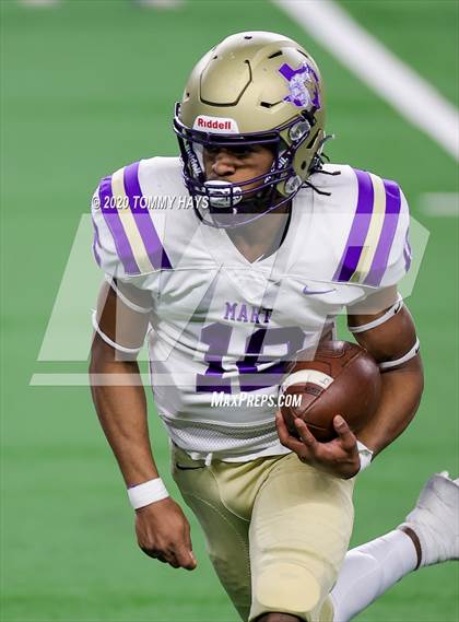 Thumbnail 1 in Windthorst vs. Mart (UIL Class 2A Division 2 State Final) photogallery.