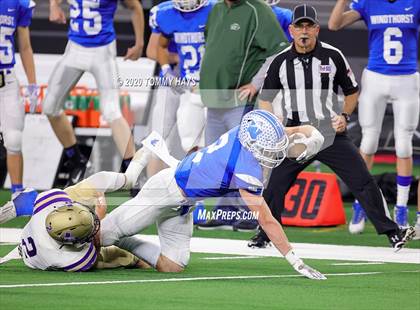 Thumbnail 2 in Windthorst vs. Mart (UIL Class 2A Division 2 State Final) photogallery.