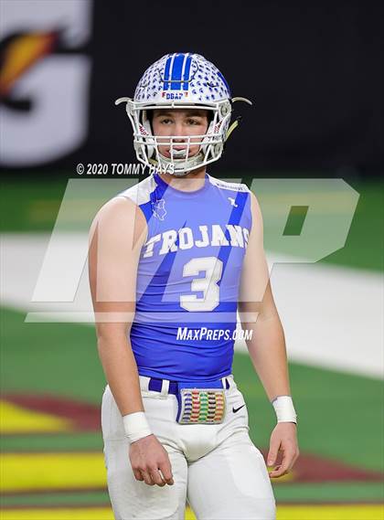 Thumbnail 1 in Windthorst vs. Mart (UIL Class 2A Division 2 State Final) photogallery.