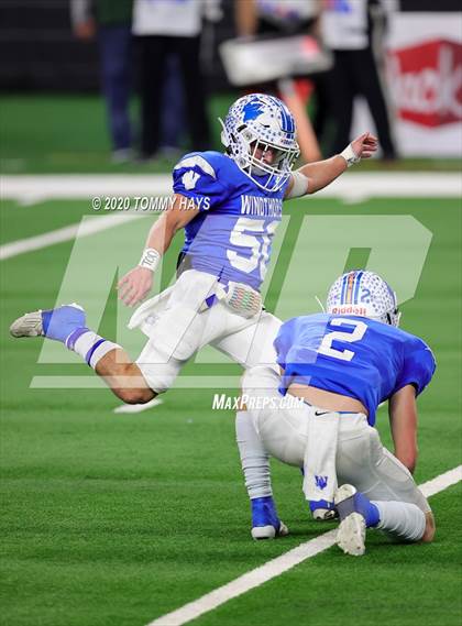 Thumbnail 1 in Windthorst vs. Mart (UIL Class 2A Division 2 State Final) photogallery.