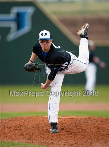 Thumbnail 2 in Hebron vs. Arlington (Rawlings Lake Cities Classic) photogallery.