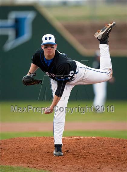 Thumbnail 3 in Hebron vs. Arlington (Rawlings Lake Cities Classic) photogallery.