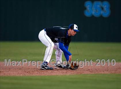 Thumbnail 2 in Hebron vs. Arlington (Rawlings Lake Cities Classic) photogallery.