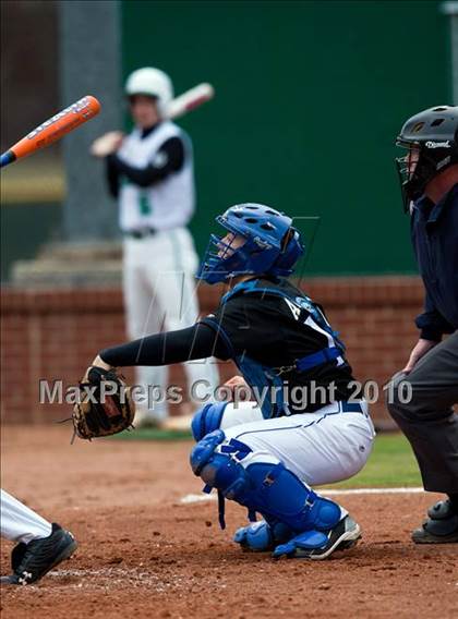 Thumbnail 2 in Hebron vs. Arlington (Rawlings Lake Cities Classic) photogallery.