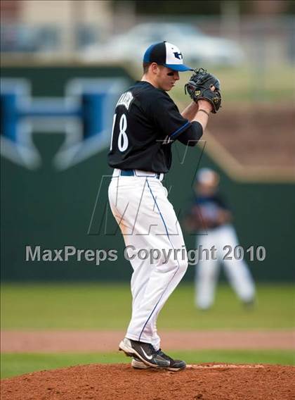 Thumbnail 3 in Hebron vs. Arlington (Rawlings Lake Cities Classic) photogallery.