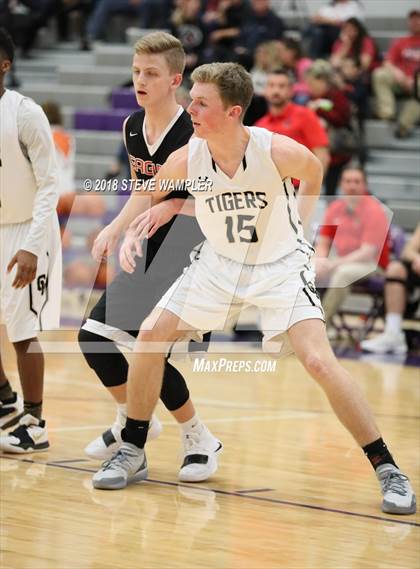 Thumbnail 3 in Central vs. Westmoreland (Watertown Christmas Tournament) photogallery.