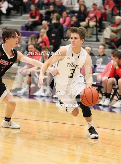 Thumbnail 1 in Central vs. Westmoreland (Watertown Christmas Tournament) photogallery.