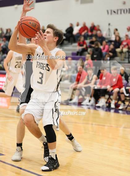 Thumbnail 1 in Central vs. Westmoreland (Watertown Christmas Tournament) photogallery.