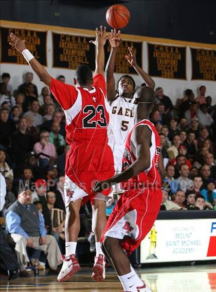 Thumbnail 2 in Iona Prep vs Bishop Ford (CHSAA A Final) photogallery.