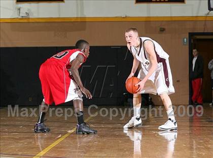 Thumbnail 2 in Iona Prep vs Bishop Ford (CHSAA A Final) photogallery.