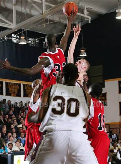 Thumbnail 1 in Iona Prep vs Bishop Ford (CHSAA A Final) photogallery.