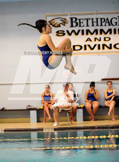 Thumbnail 3 in Bethpage vs. Great Neck North photogallery.