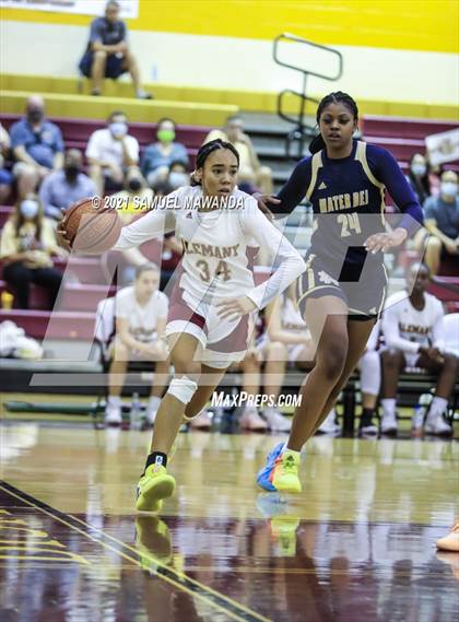 Thumbnail 2 in Mater Dei Catholic @  Alemany (CIF SS Division 2-AA final) photogallery.