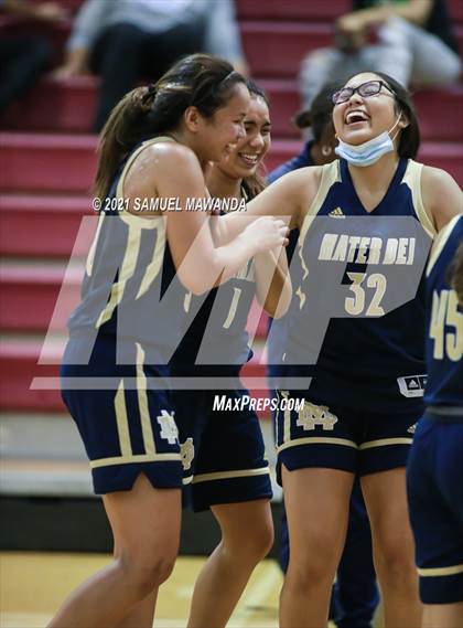 Thumbnail 3 in Mater Dei Catholic @  Alemany (CIF SS Division 2-AA final) photogallery.