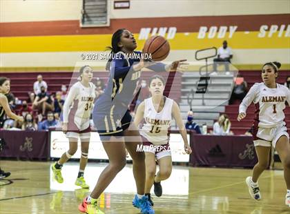 Thumbnail 2 in Mater Dei Catholic @  Alemany (CIF SS Division 2-AA final) photogallery.