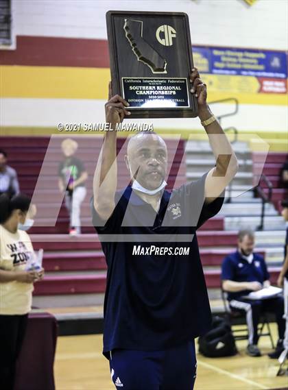 Thumbnail 3 in Mater Dei Catholic @  Alemany (CIF SS Division 2-AA final) photogallery.
