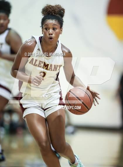 Thumbnail 1 in Mater Dei Catholic @  Alemany (CIF SS Division 2-AA final) photogallery.