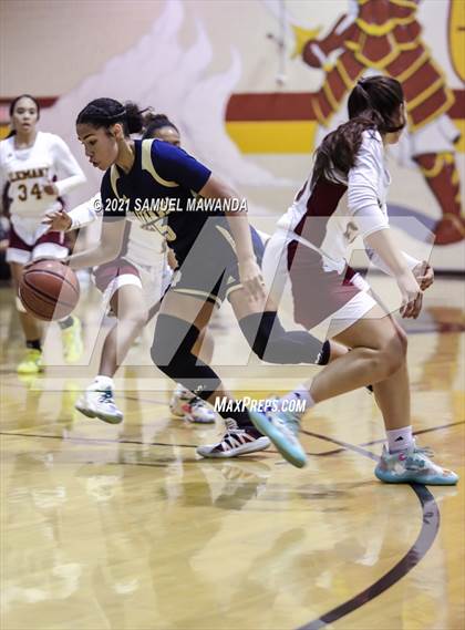Thumbnail 2 in Mater Dei Catholic @  Alemany (CIF SS Division 2-AA final) photogallery.