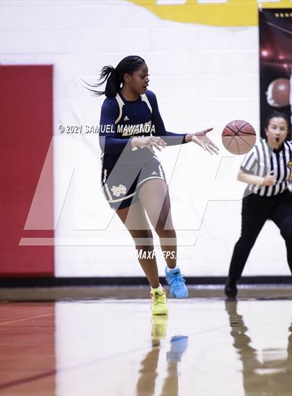 Thumbnail 2 in Mater Dei Catholic @  Alemany (CIF SS Division 2-AA final) photogallery.