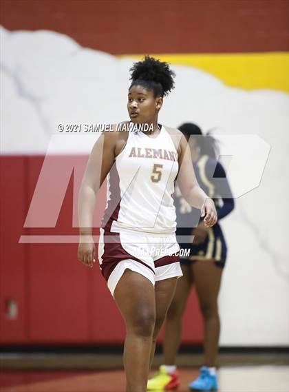 Thumbnail 2 in Mater Dei Catholic @  Alemany (CIF SS Division 2-AA final) photogallery.