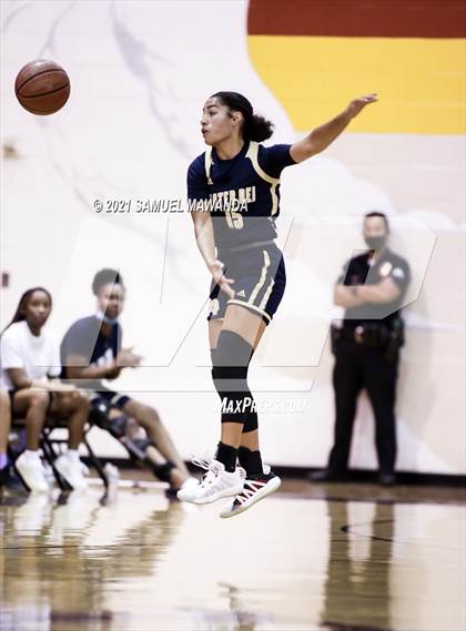Thumbnail 2 in Mater Dei Catholic @  Alemany (CIF SS Division 2-AA final) photogallery.