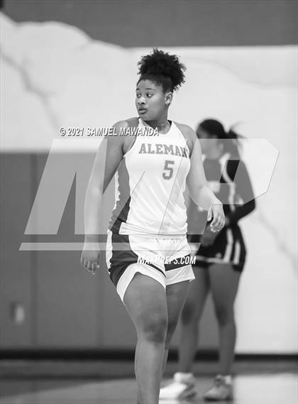 Thumbnail 3 in Mater Dei Catholic @  Alemany (CIF SS Division 2-AA final) photogallery.